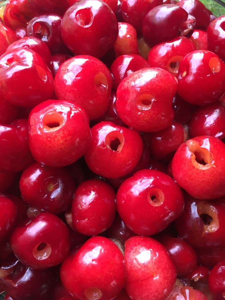pitted fresh cherries