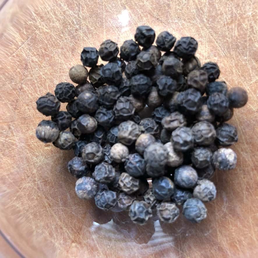 Whole allspice berries (dried).
