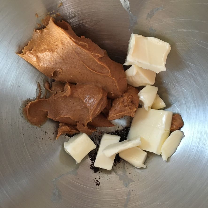 peanut butter, butter, vanilla bean powder, and salt in a mixing bowl