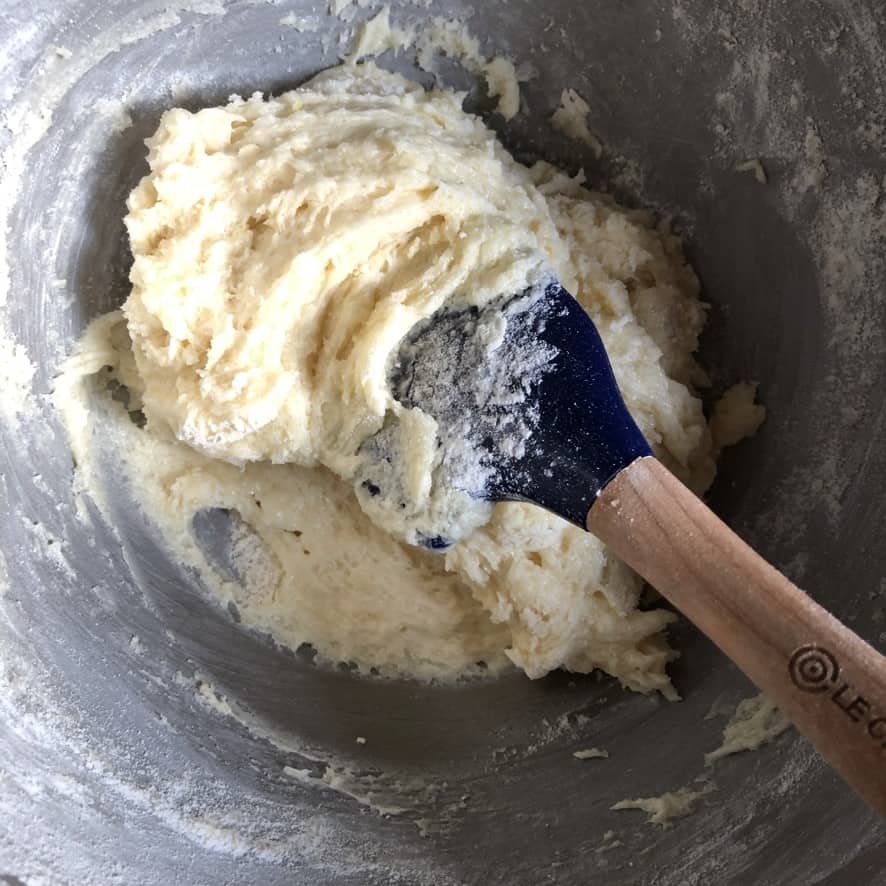 folding flour mixture into cookie dough (less flour streaks)