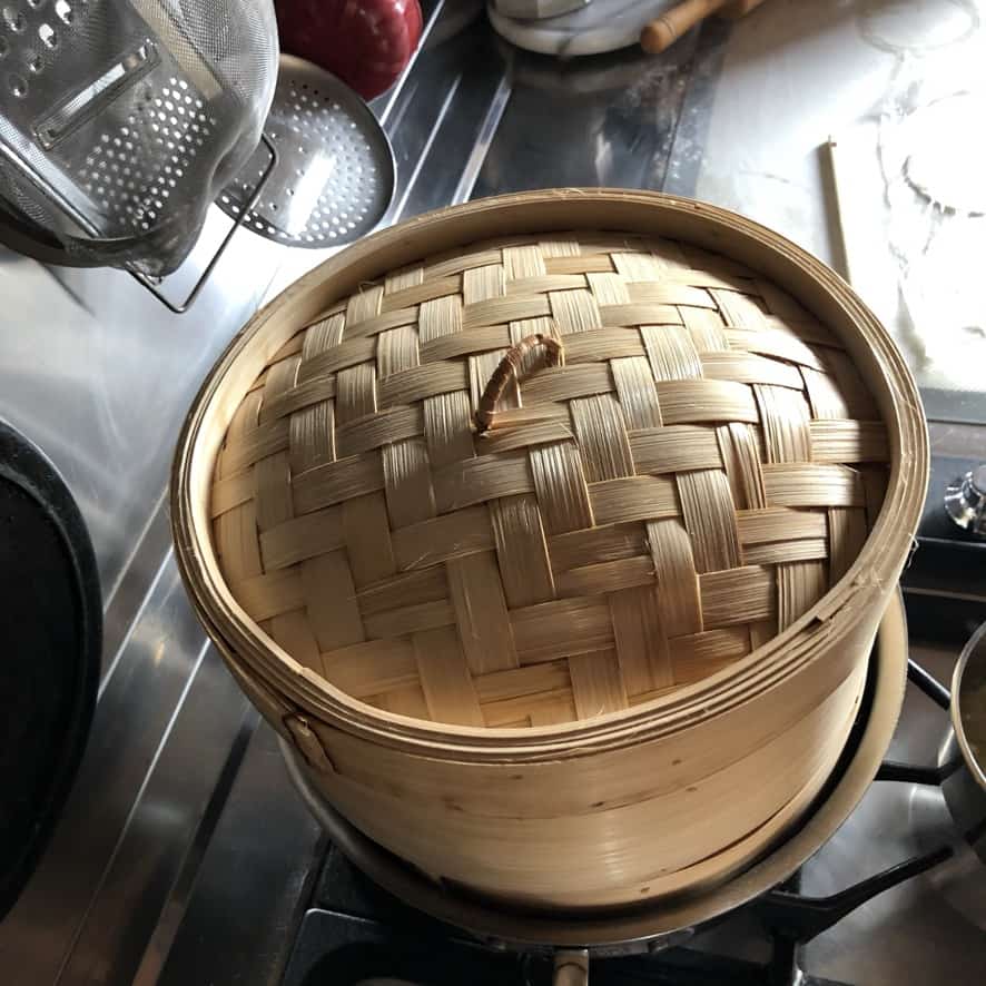 bamboo steamer with lid on